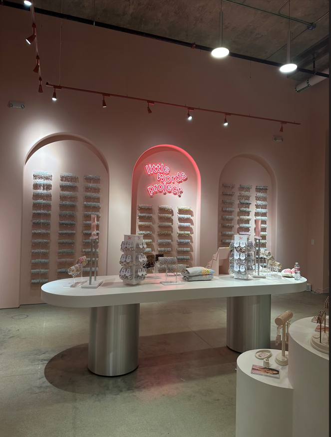 Creating a unique boutique retail store experience requires great fixture design tailored to a target demographic, the right décor, and proper space planning.